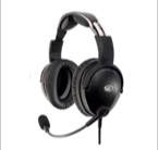 Zwarte over-ear koptelefoon met microfoon aan de zijkant.