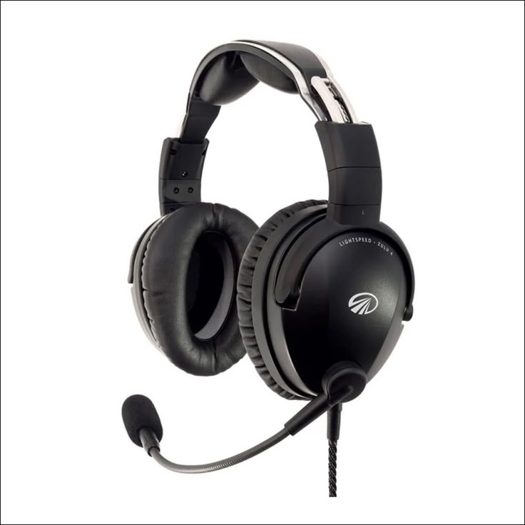 Zwarte Lightspeed headset met microfoonarm en oorkussens.